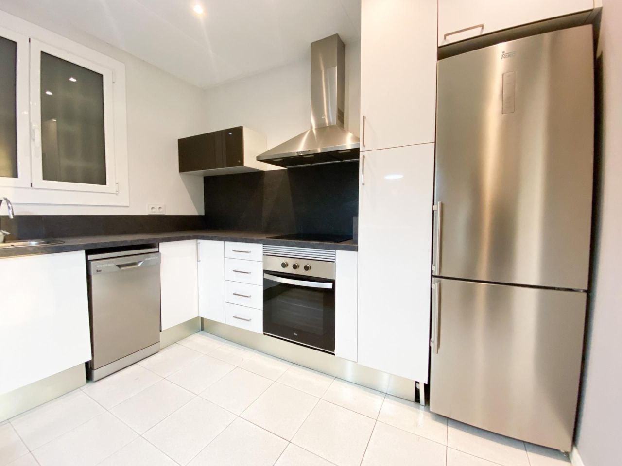 Апартаменты в Барселоне, Испания, 63 м² - фото 2