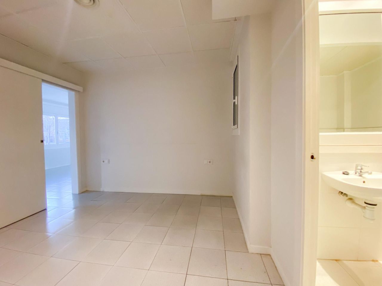 Апартаменты в Барселоне, Испания, 63 м² - фото 12