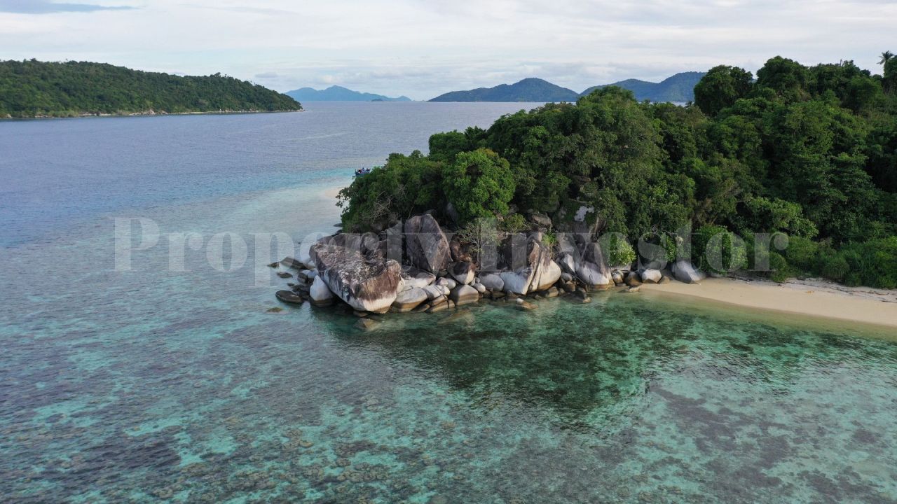 Остров в Кепулауан-Риау, Индонезия, 270 000 м2 - фото 1