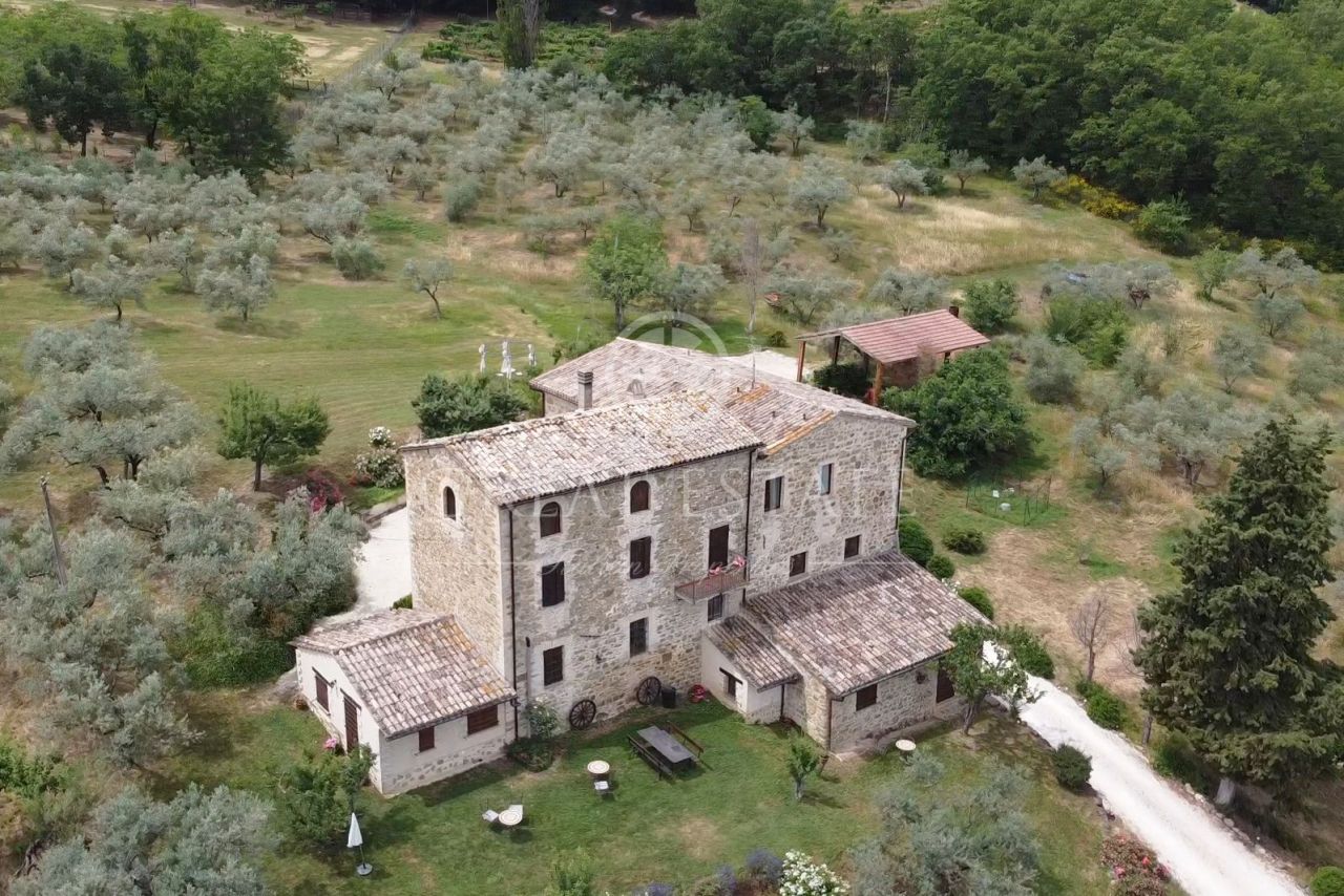 Дом в Каннаре, Италия, 438.6 м2 - фото 1