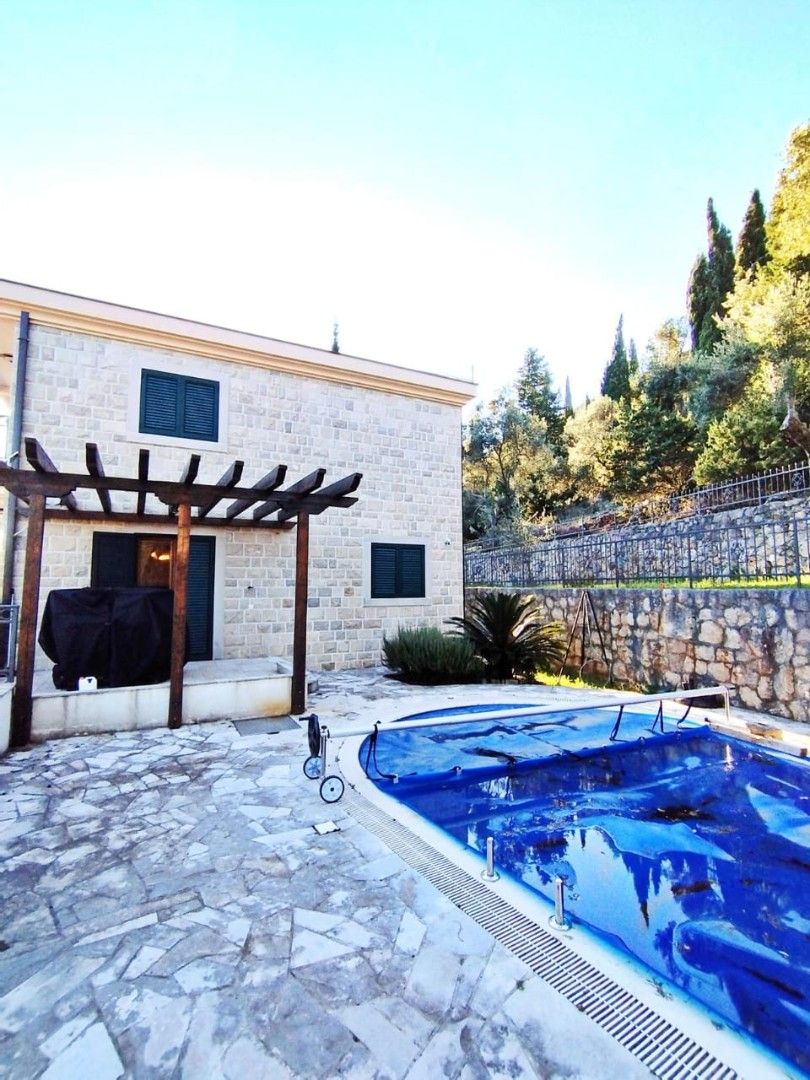 Дом в Херцег-Нови, Черногория, 280 м² - фото 11