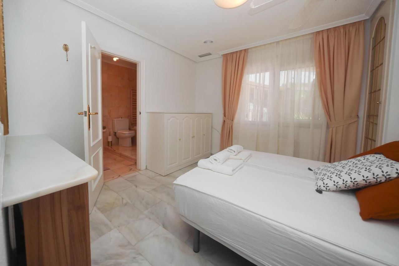 Вилла в Ориуэла Коста, Испания, 243 м² - фото 8