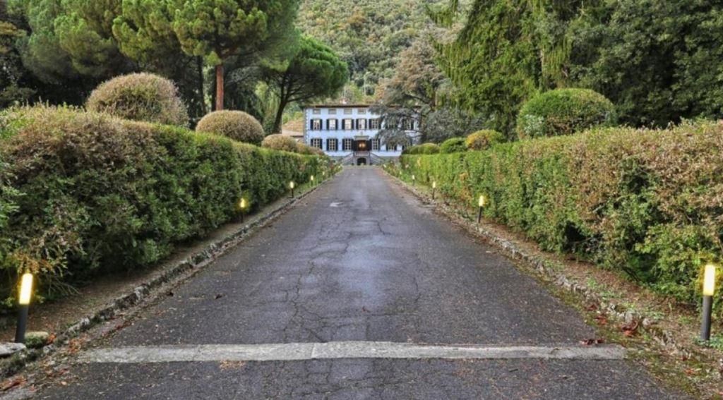 Отель, гостиница в Камайоре, Италия, 1 200 м² - фото 3