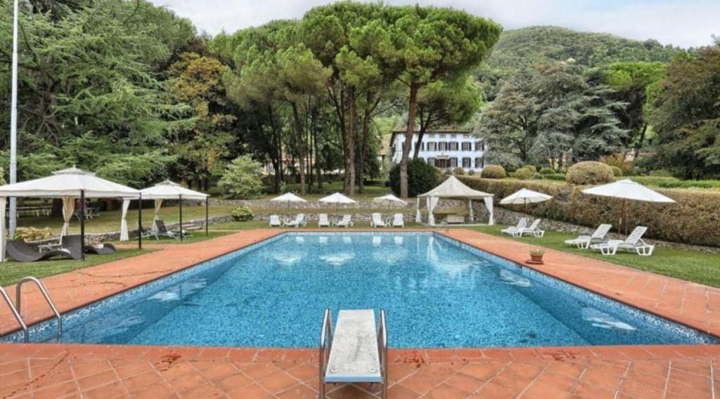 Отель, гостиница в Камайоре, Италия, 1 200 м2 - фото 1