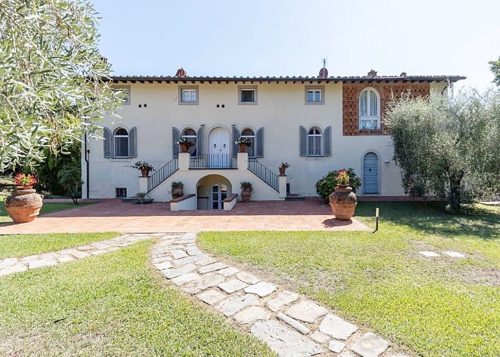 Вилла в Лукке, Италия, 900 м² - фото 2