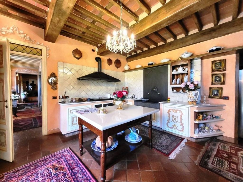 Поместье в Лукке, Италия, 630 м² - фото 11