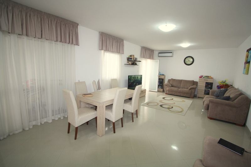 Апартаменты в Биеле, Черногория, 135 м² - фото 4