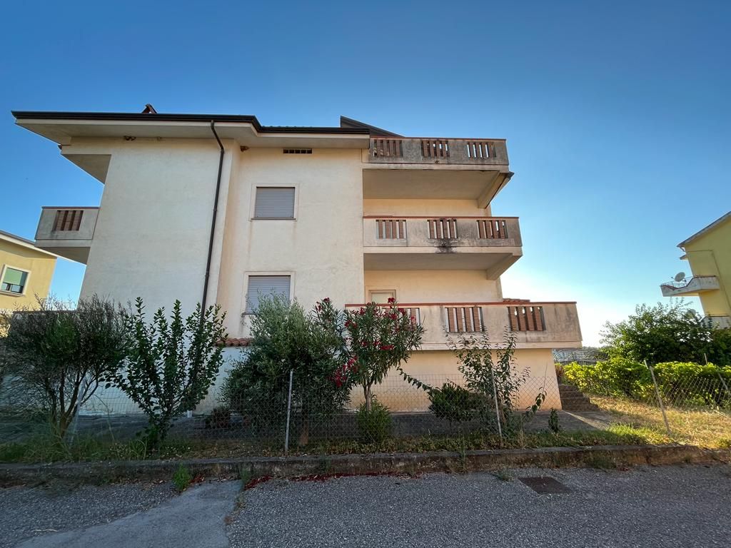 Дом в Санта-Мария дель Чедро, Италия, 390 м² - фото 2