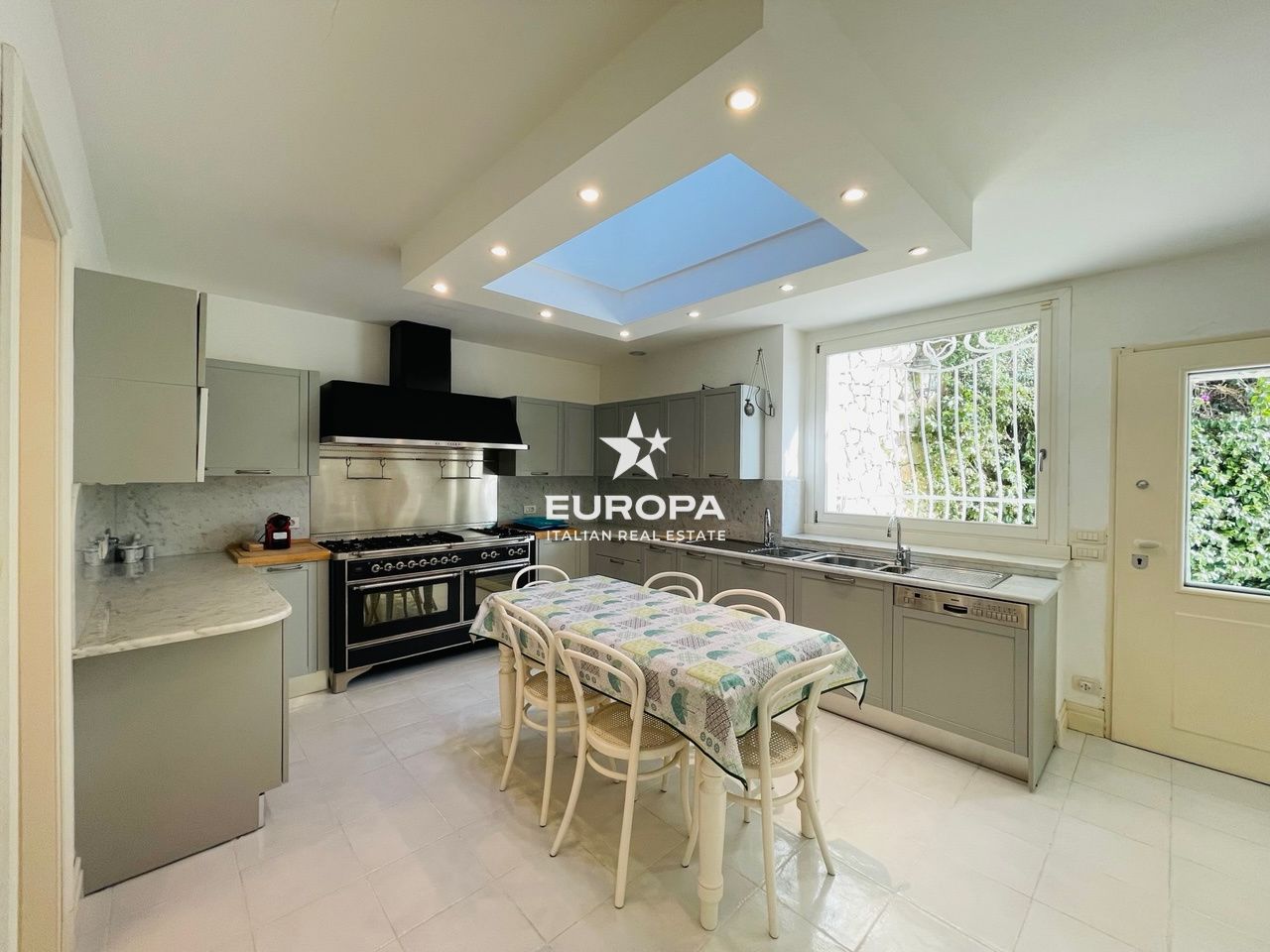 Вилла в Оспедалетти, Италия, 564 м² - фото 12