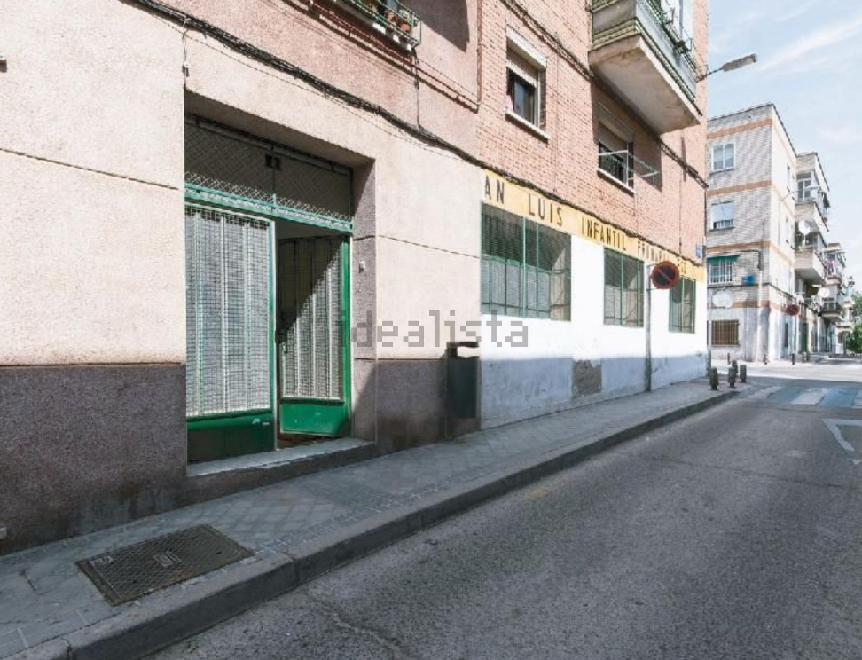 Коммерческая недвижимость в Леганесе, Испания, 860 м2 - фото 1