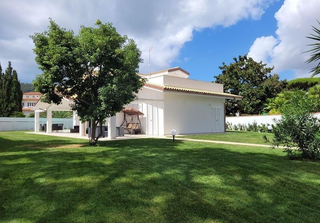 Вилла в Сан-Феличе-Чирчео, Италия, 180 м² - фото 3