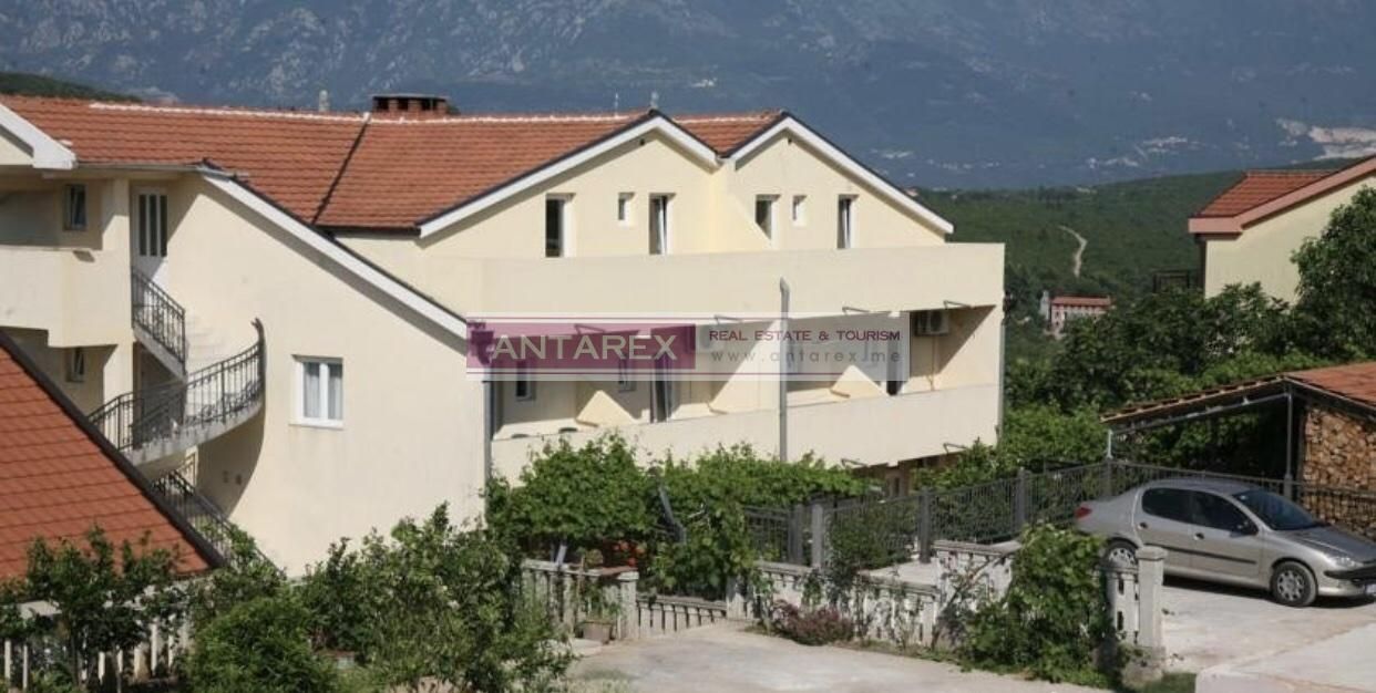 Коммерческая недвижимость в Радовичах, Черногория, 980 м² - фото 2