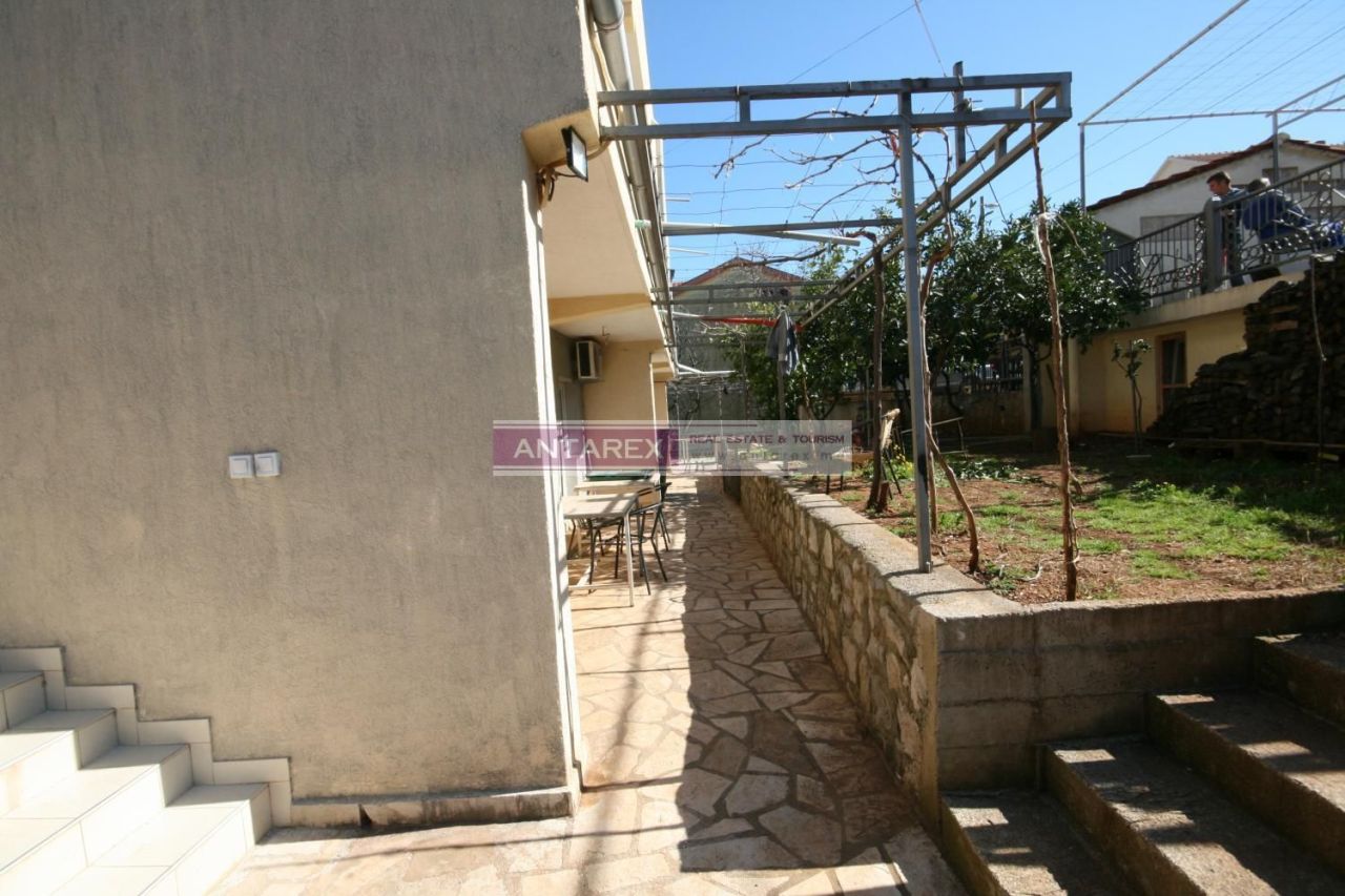 Коммерческая недвижимость в Радовичах, Черногория, 980 м² - фото 3