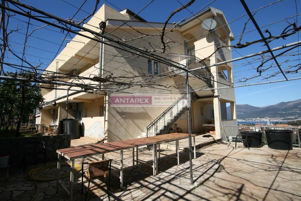 Вилла в Радовичах, Черногория, 980 м² - фото 3