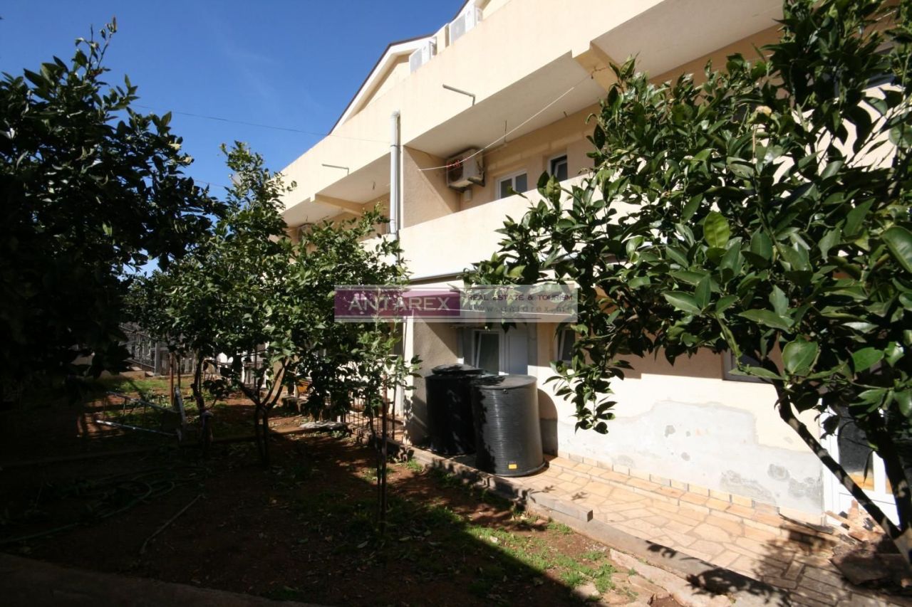 Коммерческая недвижимость в Радовичах, Черногория, 980 м² - фото 4