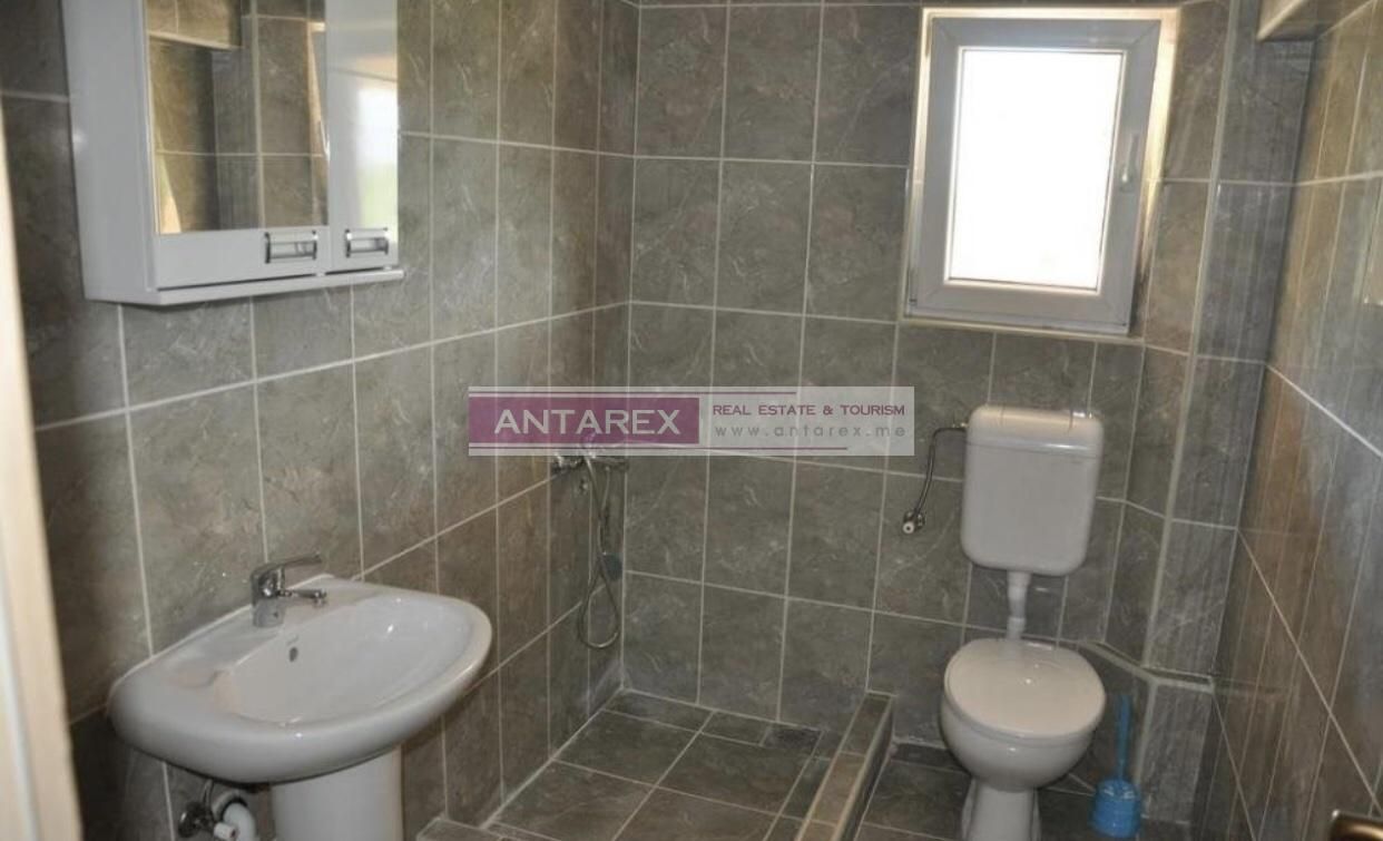 Коммерческая недвижимость в Радовичах, Черногория, 980 м² - фото 12