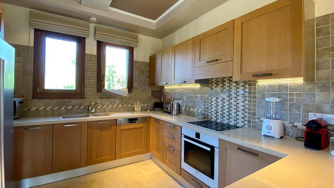 Вилла в Пафосе, Кипр, 300 м² - фото 12