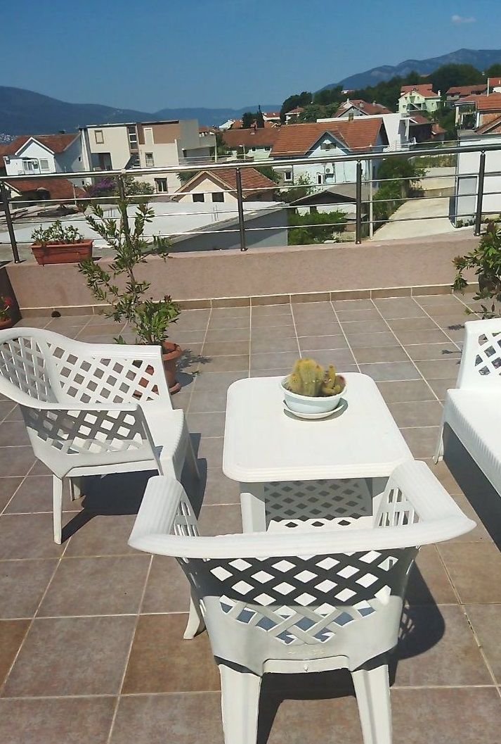 Квартира в Тивате, Черногория, 100 м² - фото 2