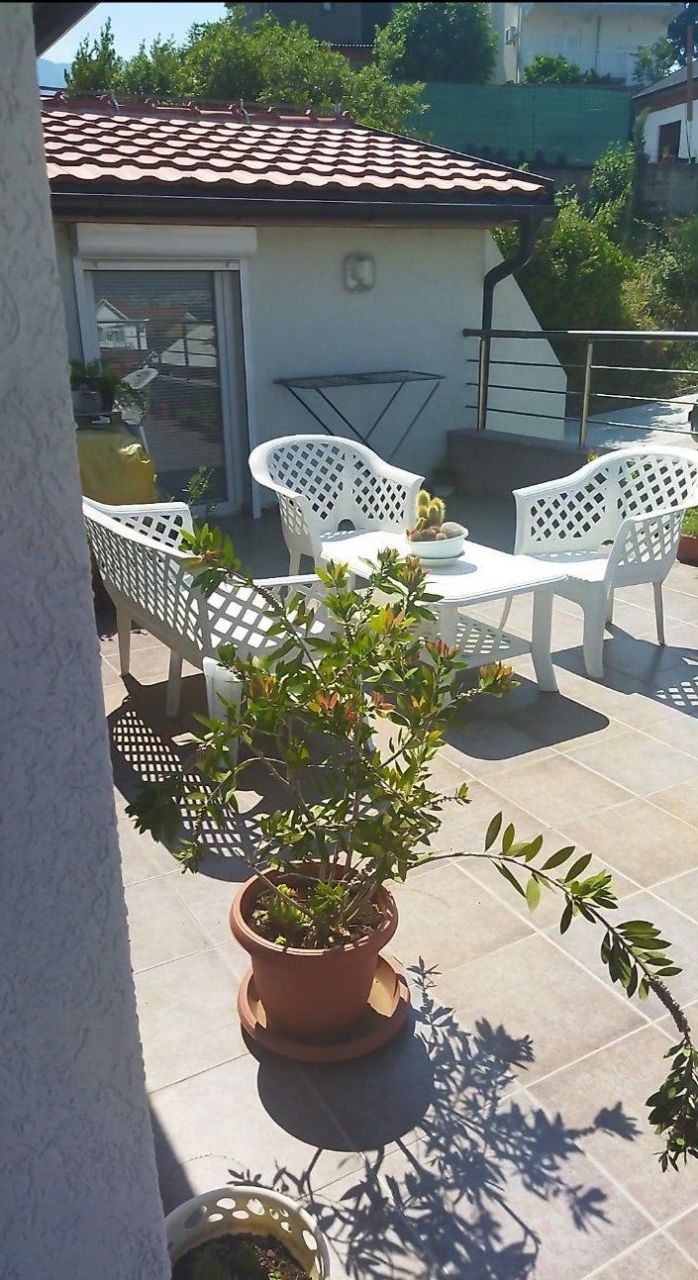 Квартира в Тивате, Черногория, 100 м² - фото 8