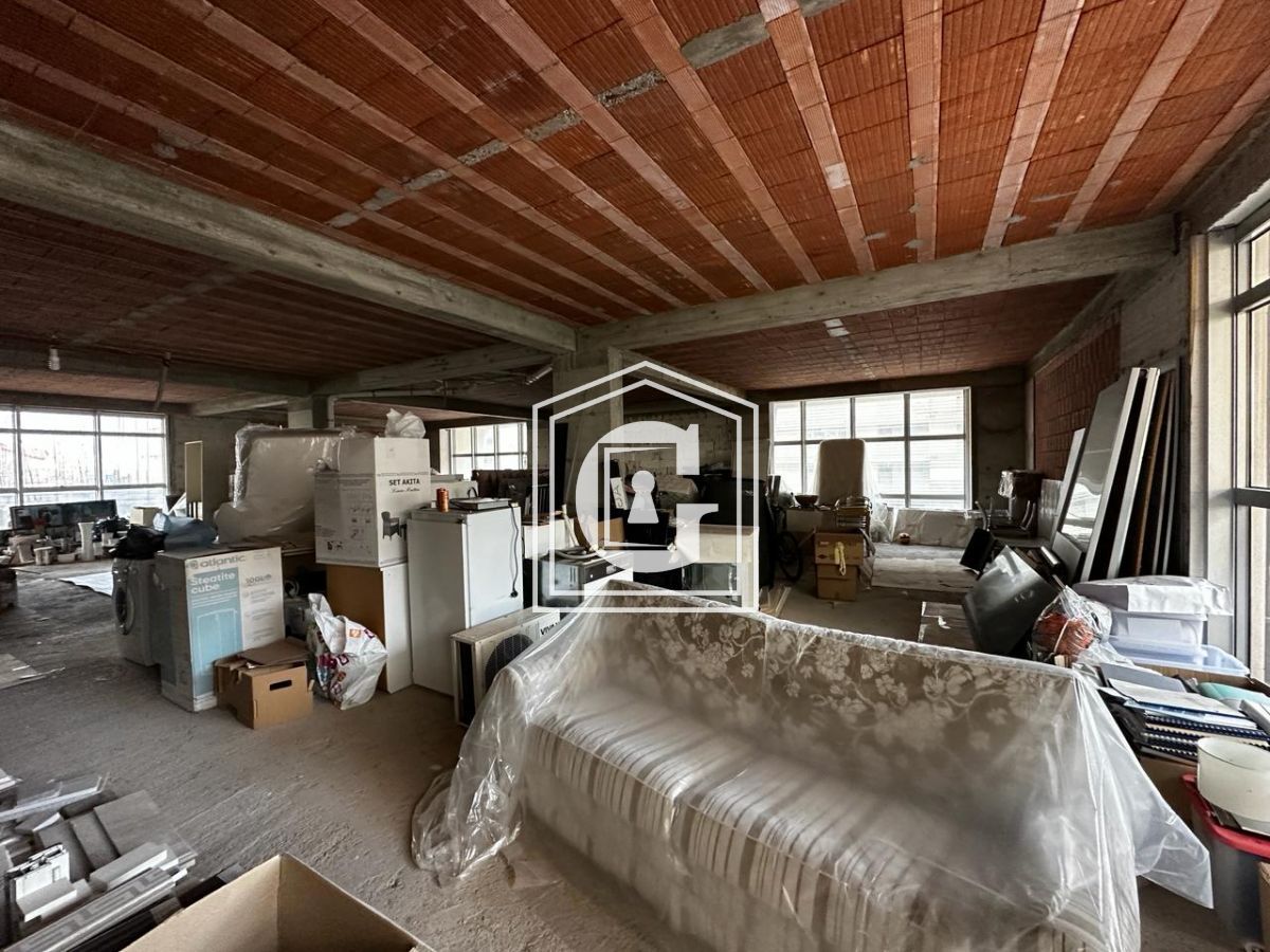 Коммерческая недвижимость в Будве, Черногория, 211 м² - фото 2