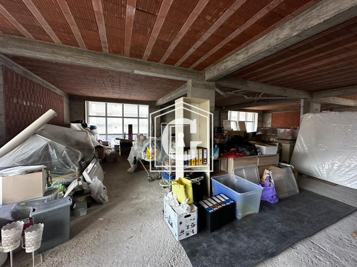 Коммерческая недвижимость в Будве, Черногория, 211 м² - фото 4