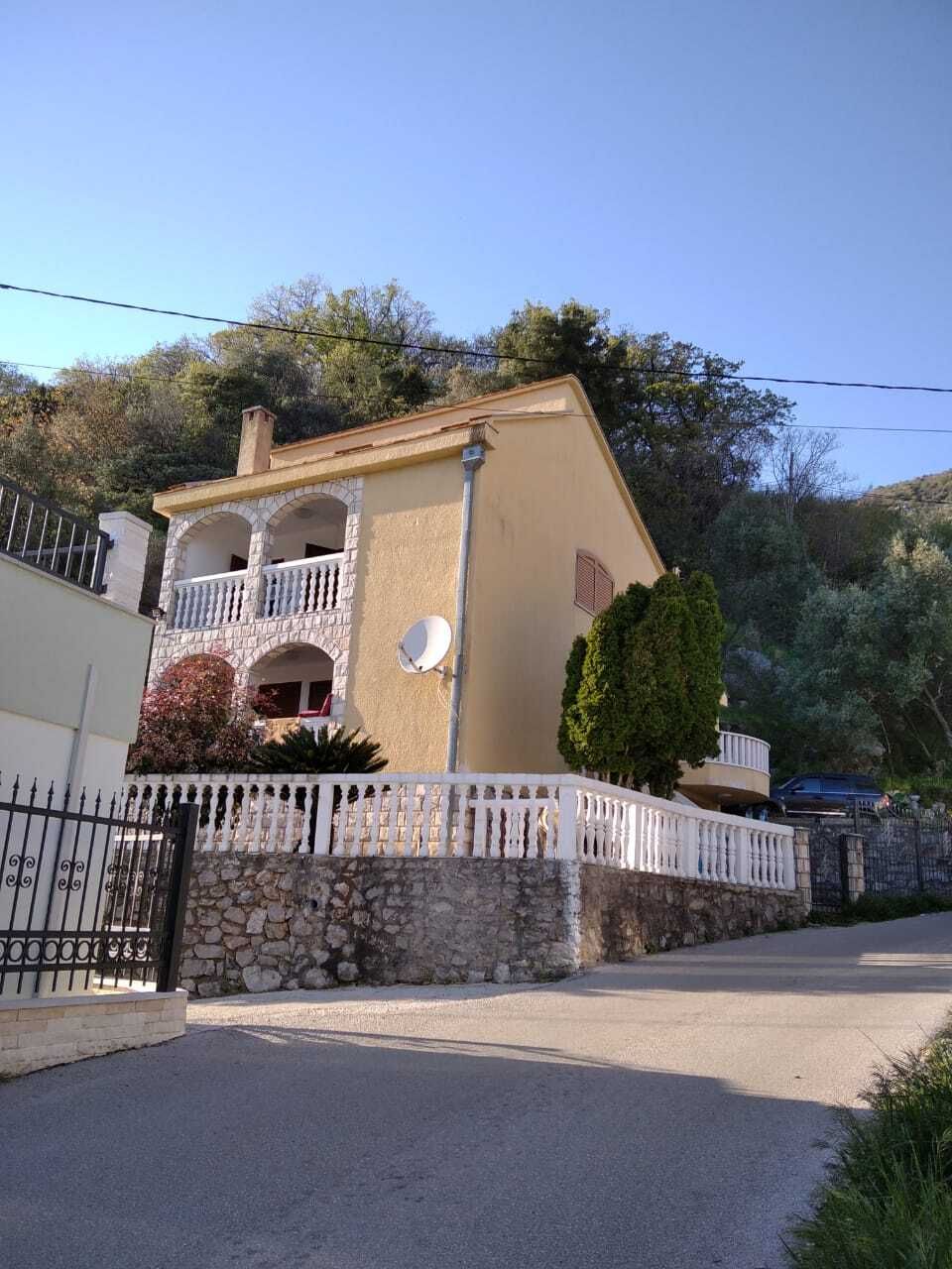 Дом в Будве, Черногория, 184 м2 - фото 1