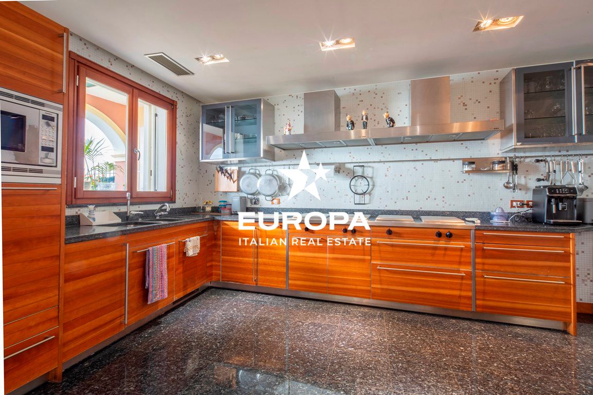 Вилла в Оспедалетти, Италия, 465 м² - фото 10