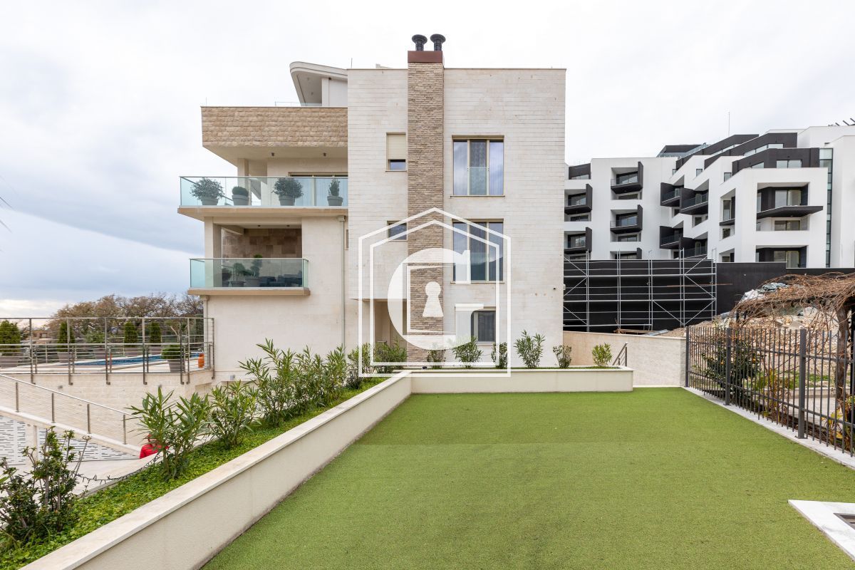 Апартаменты в Бечичи, Черногория, 400 м² - фото 5