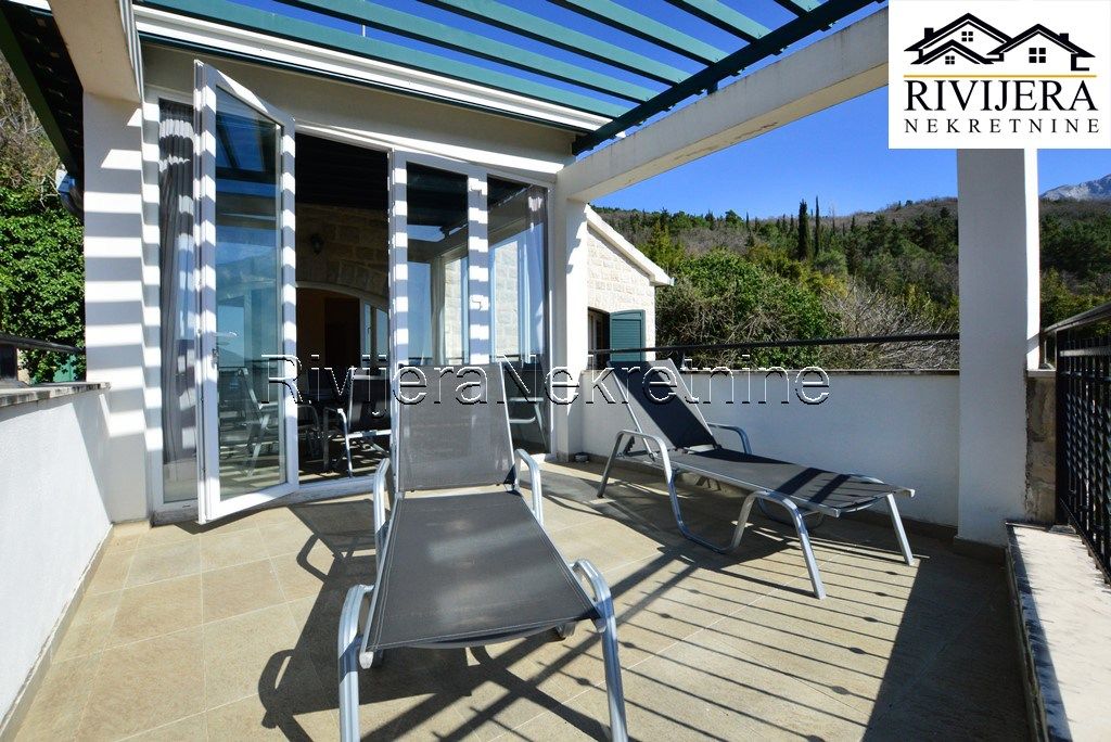 Квартира в Херцег-Нови, Черногория, 67 м² - фото 16