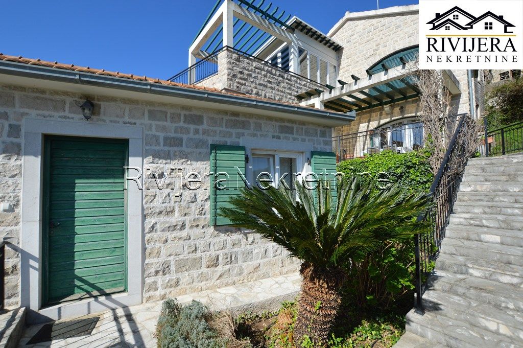 Квартира в Херцег-Нови, Черногория, 67 м² - фото 3