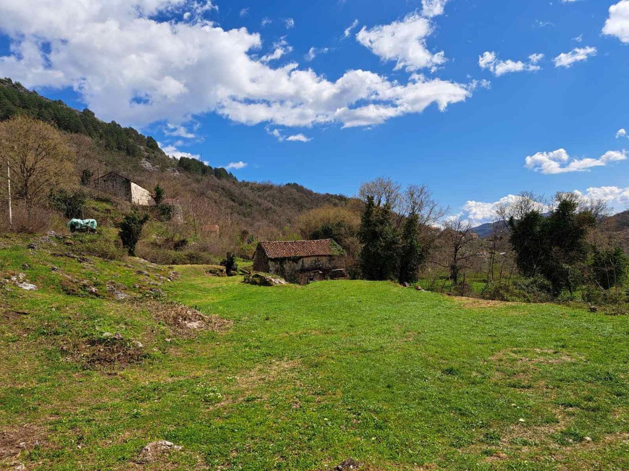 Земля в Цетине, Черногория, 1 870 м² - фото 2