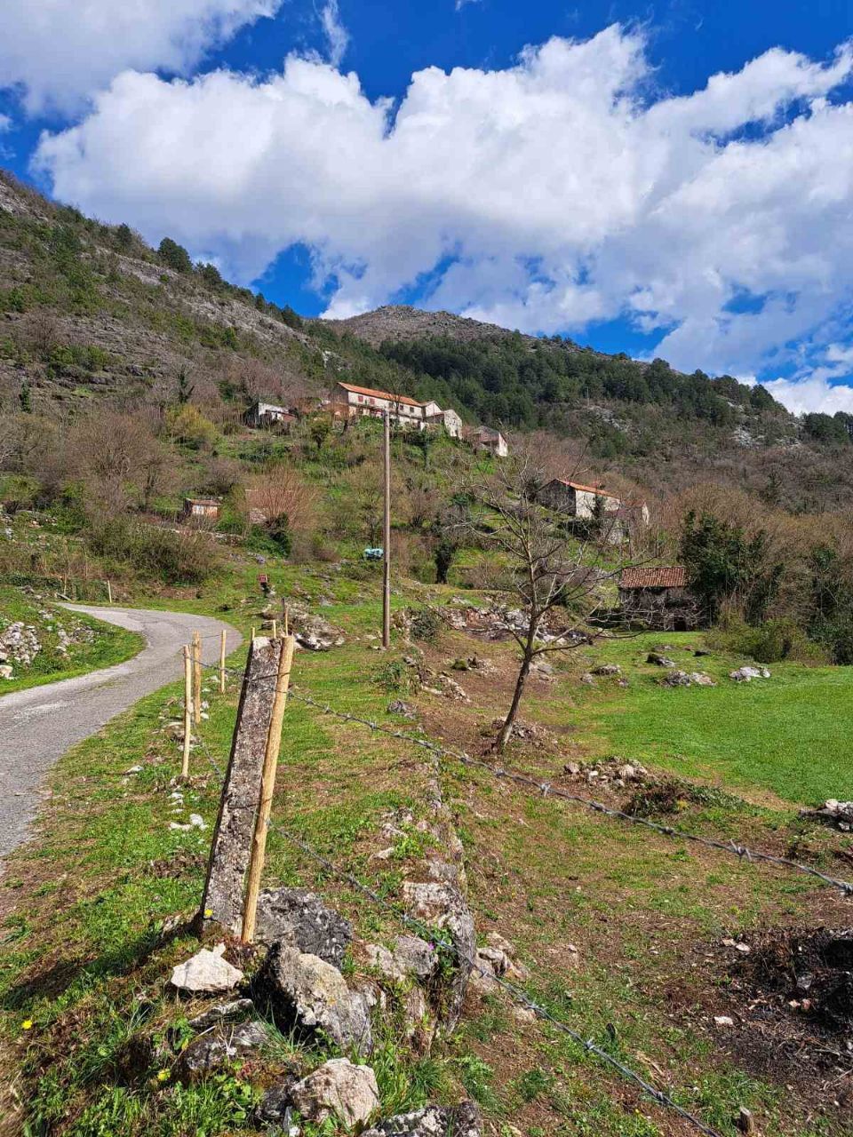 Земля в Цетине, Черногория, 1 870 м² - фото 3