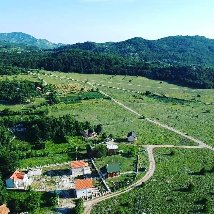 Дом в Херцег-Нови, Черногория, 400 м2 - фото 1