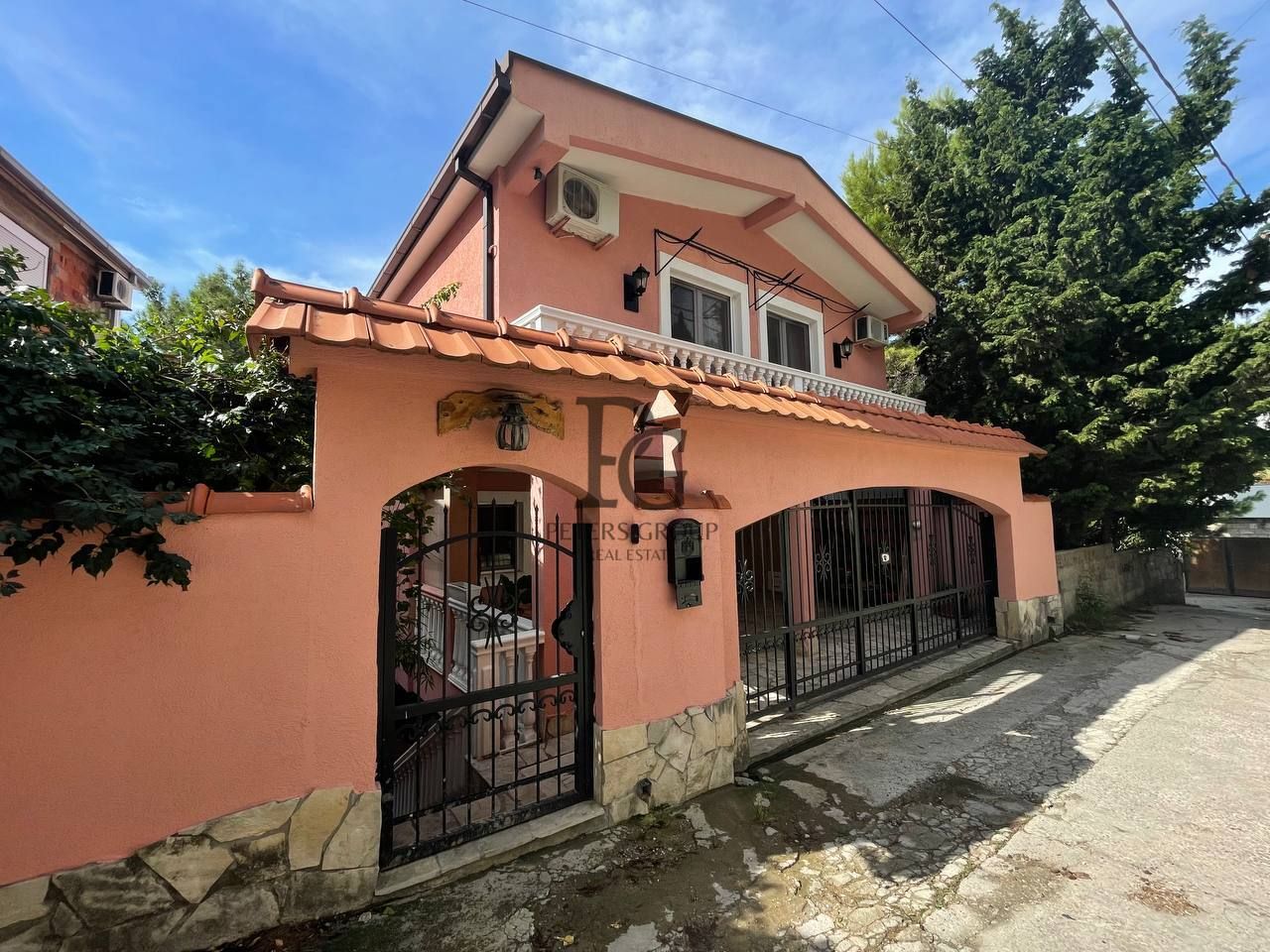 Дом в Баре, Черногория, 196 м2 - фото 1