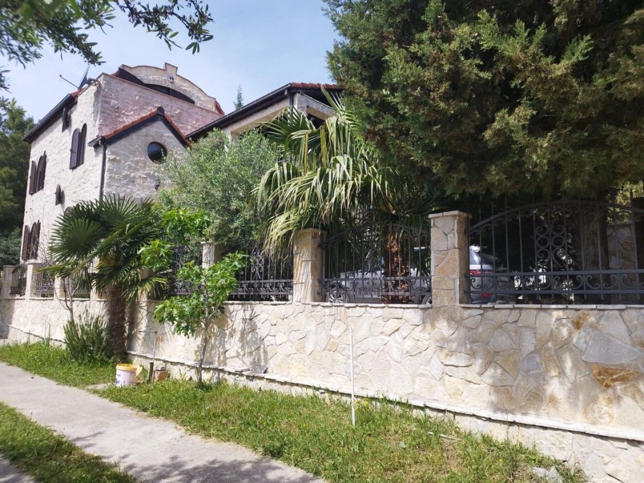 Коммерческая недвижимость в Сутоморе, Черногория, 200 м2 - фото 1