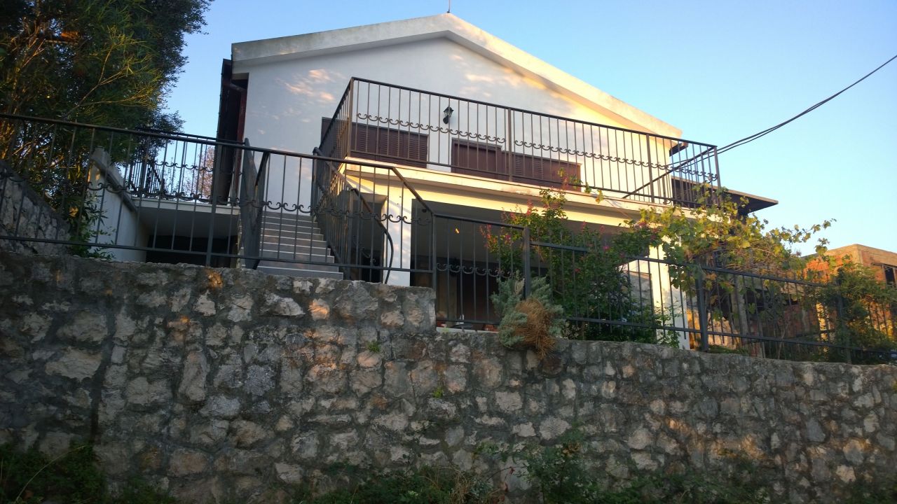 Дом на Круче, Черногория, 120 м2 - фото 1