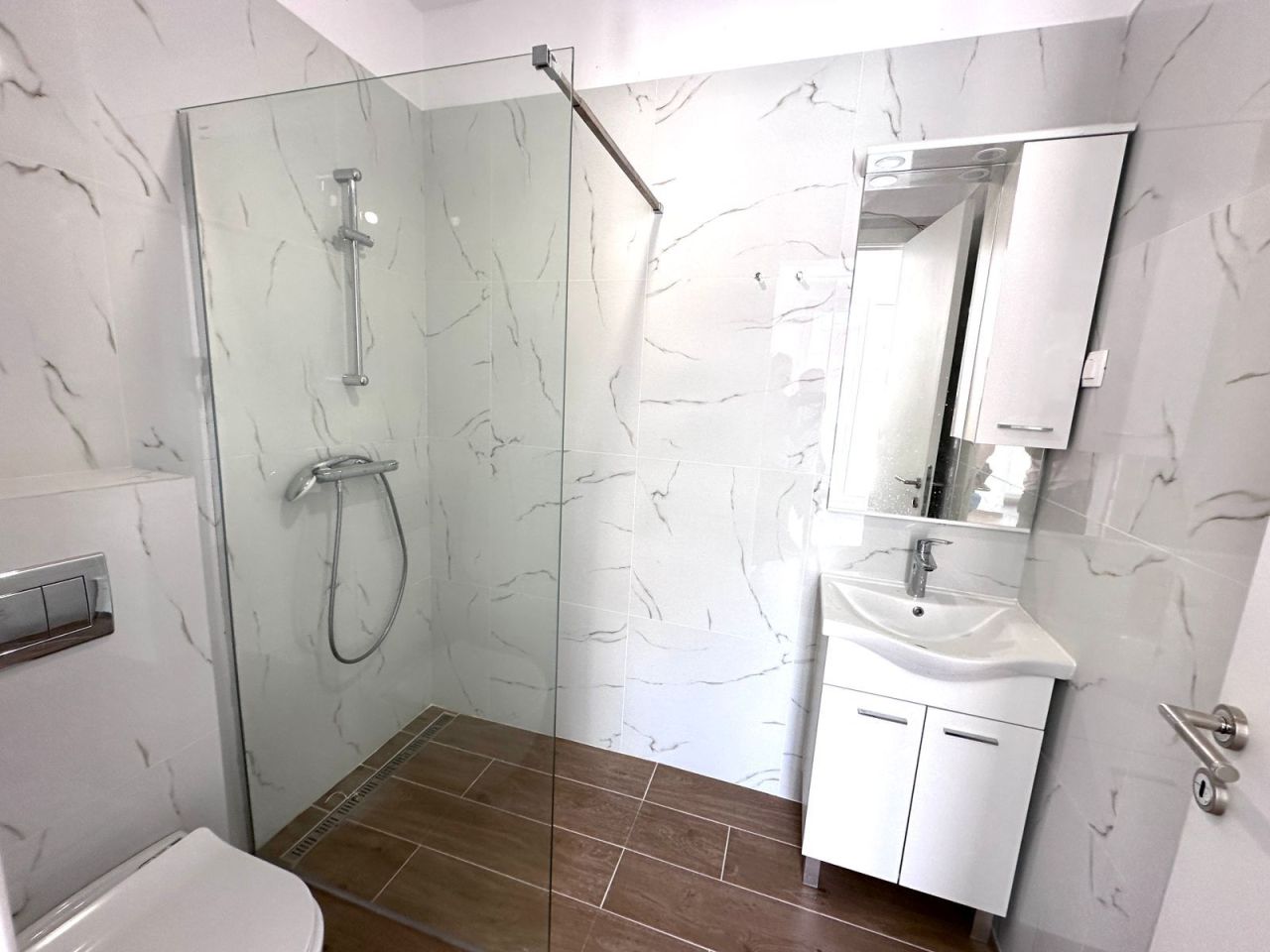 Квартира в Будве, Черногория, 60 м² - фото 17