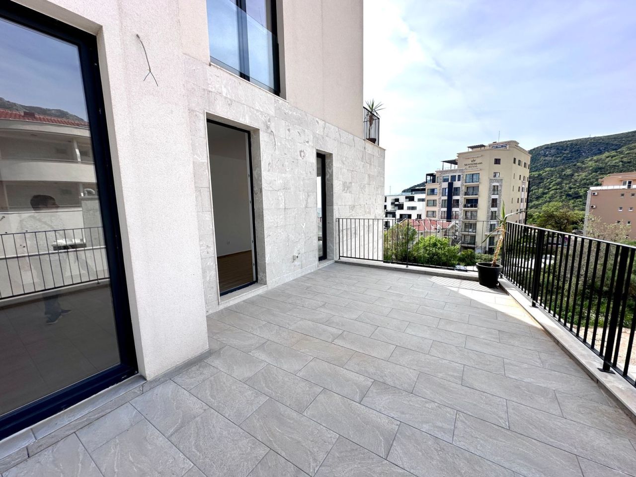 Квартира в Будве, Черногория, 69 м² - фото 12