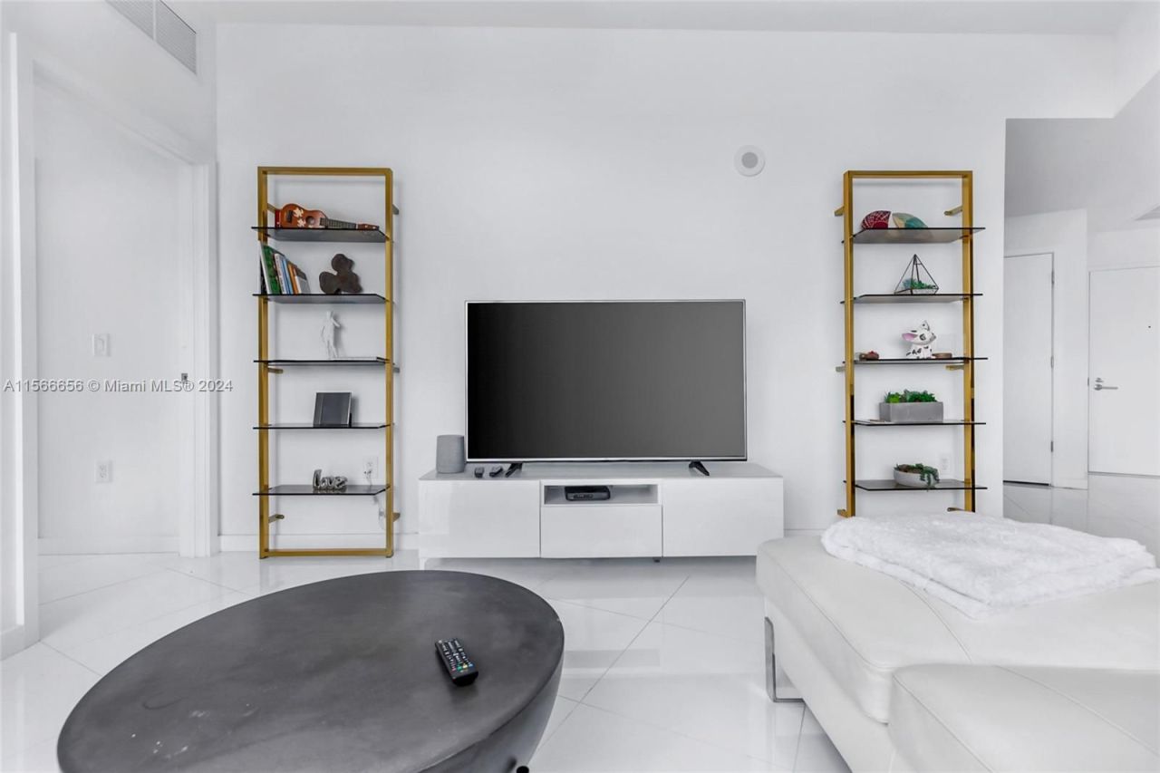 Квартира в Майами, США, 90 м² - фото 13