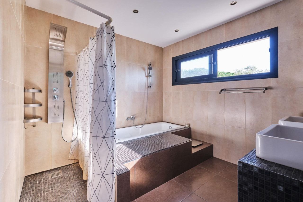 Дом в Барселоне, Испания, 413 м² - фото 15