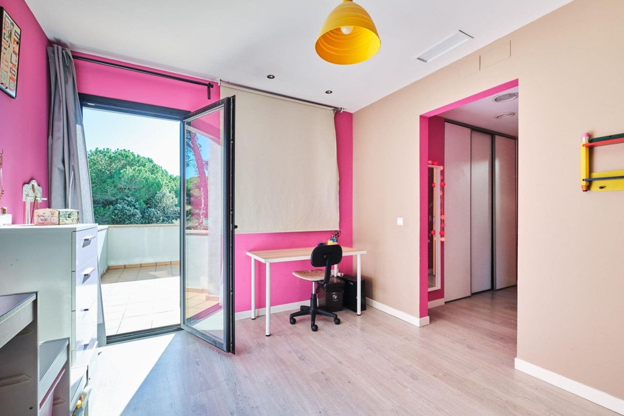 Дом в Барселоне, Испания, 413 м² - фото 12