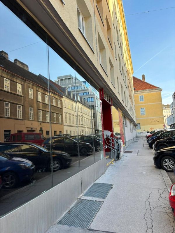 Коммерческая недвижимость в Вене, Австрия, 914 м2 - фото 1