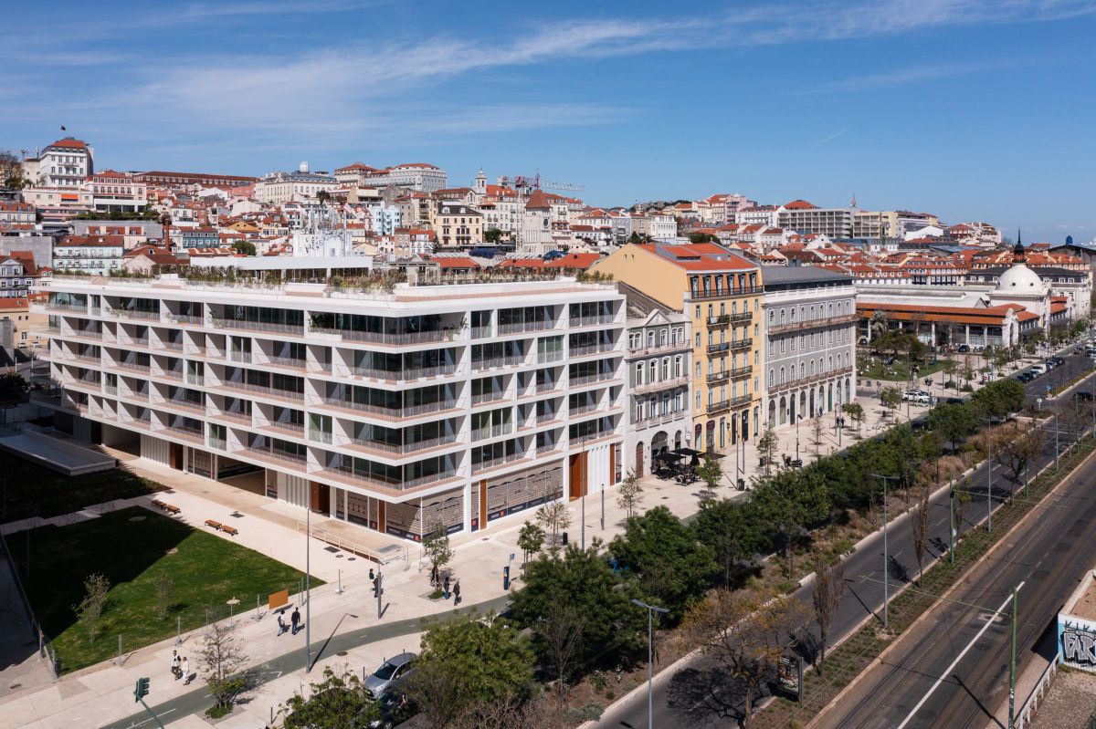 Доходный дом в Лиссабоне, Португалия, 345 м2 - фото 1