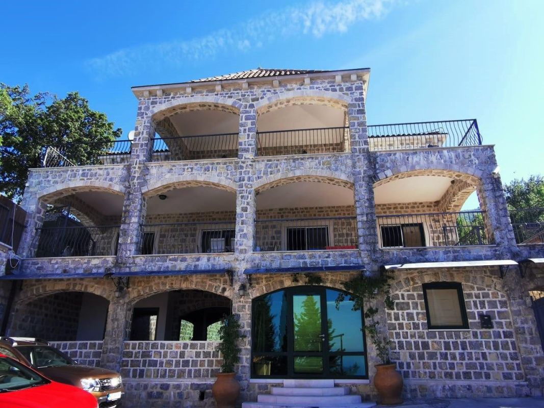 Дом в Кульаче, Черногория, 458 м2 - фото 1