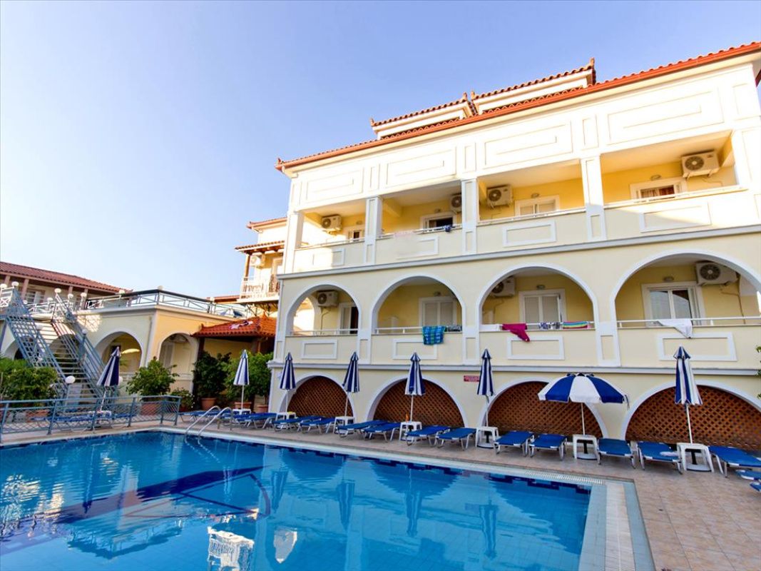 Отель, гостиница на Ионических островах, Греция, 1 320 м2 - фото 1