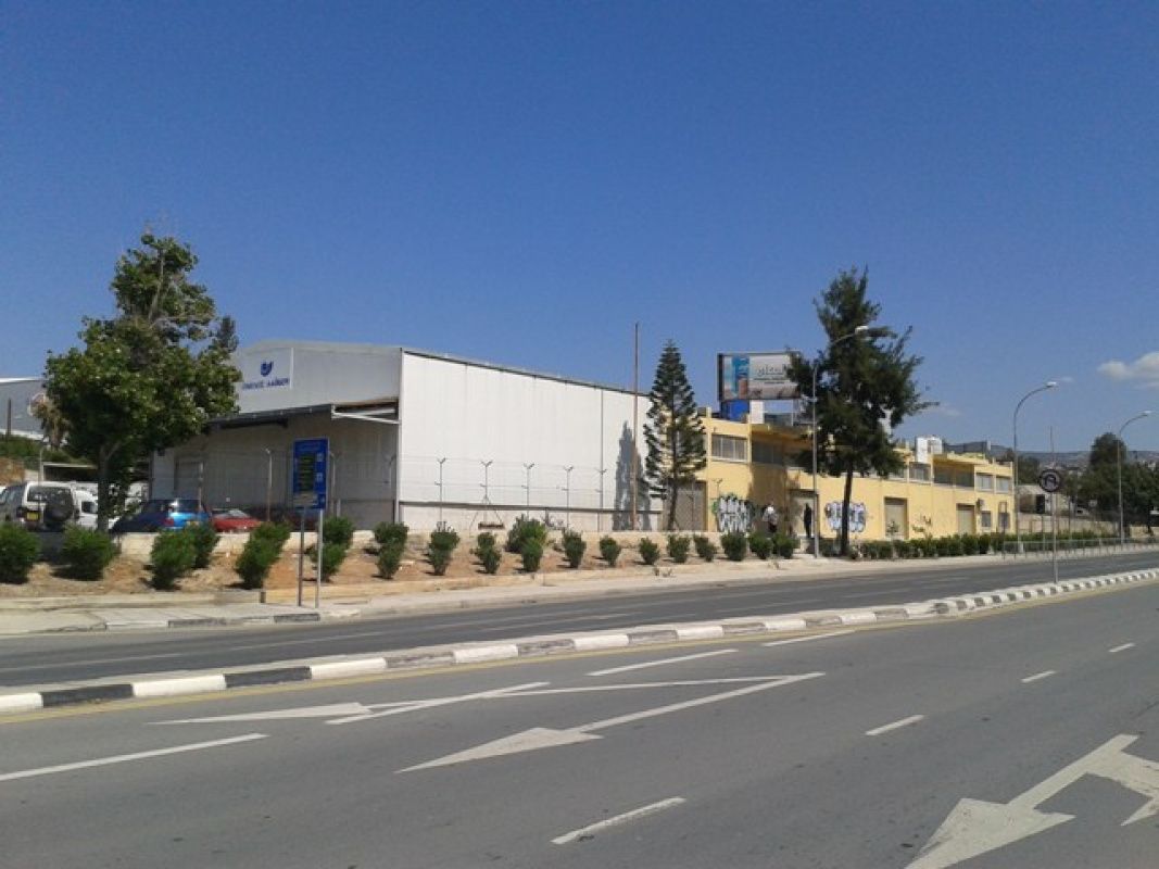 Коммерческая недвижимость в Лимасоле, Кипр, 1 566 м2 - фото 1