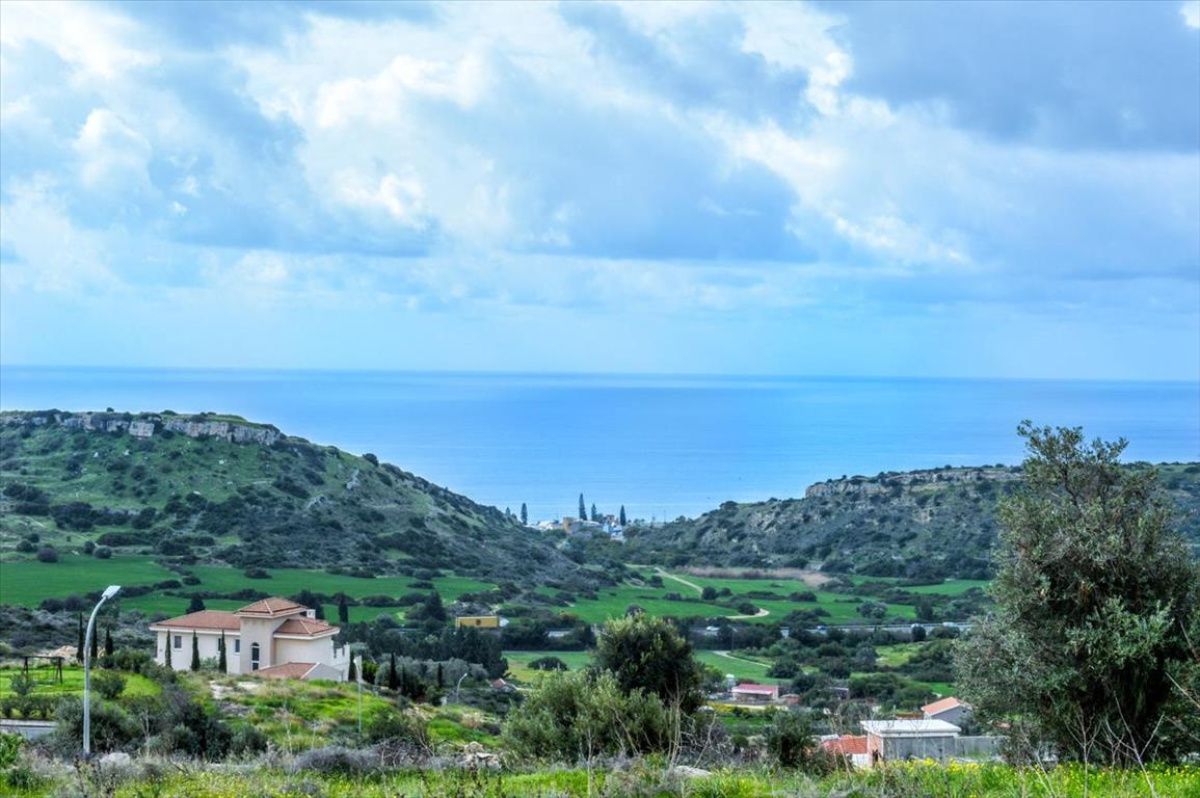 Земля в Лимасоле, Кипр, 5 300 сот. - фото 1