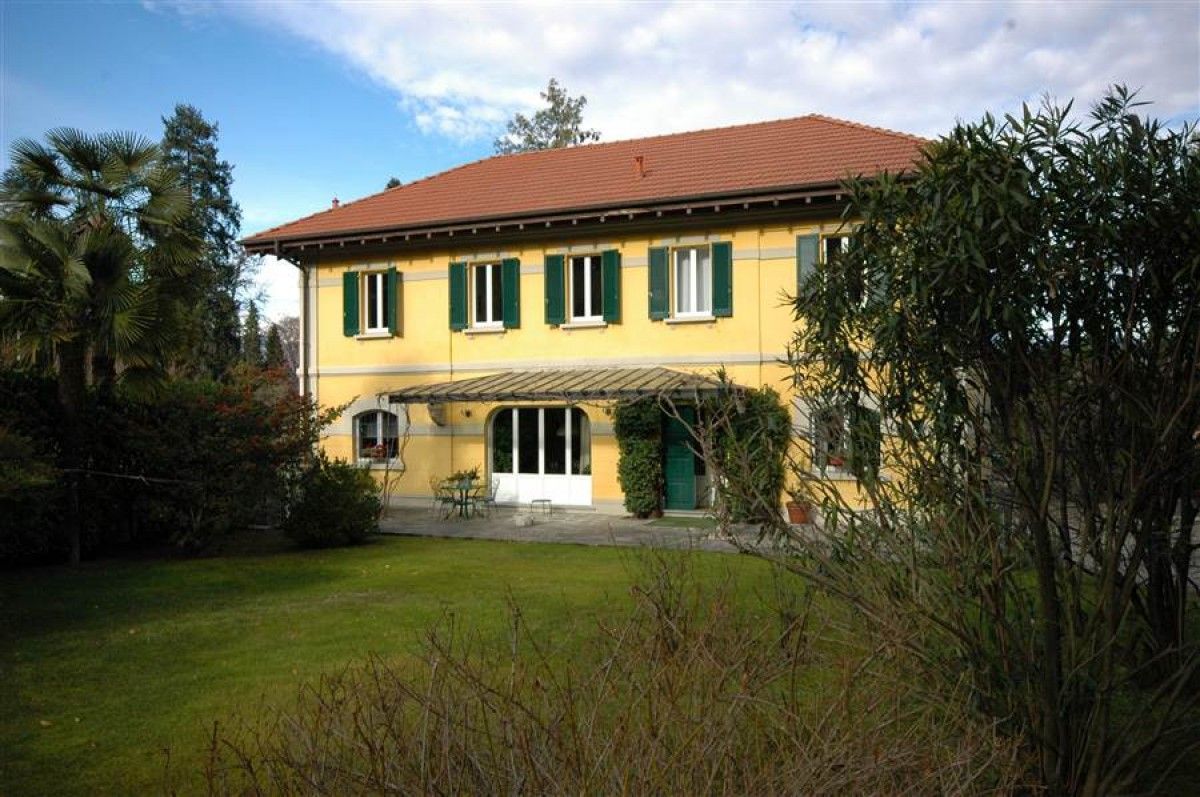 Дом в провинции Вербано-Кузио-Оссола, Италия, 340 м2 - фото 1