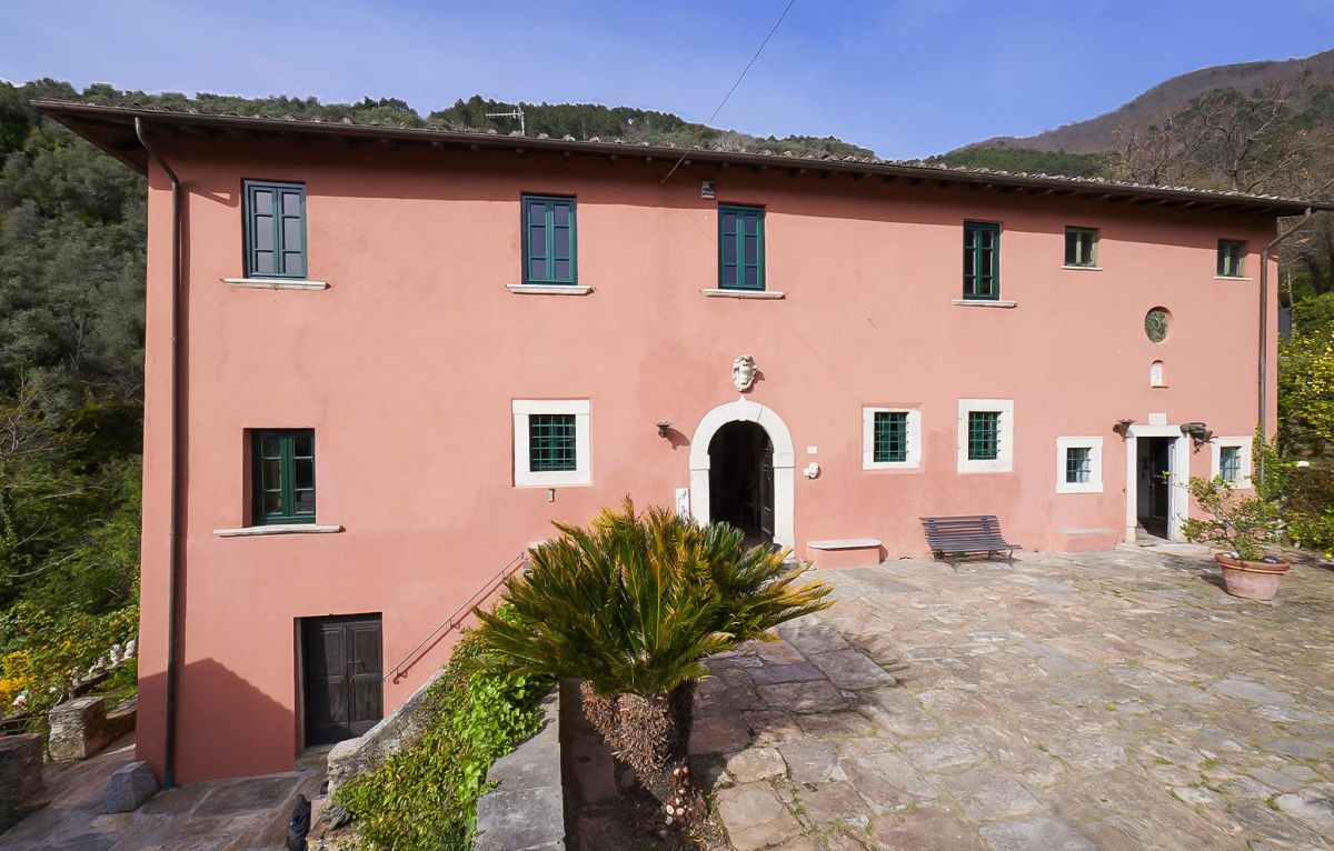 Поместье в Пьетрасанте, Италия, 500 м² - фото 2