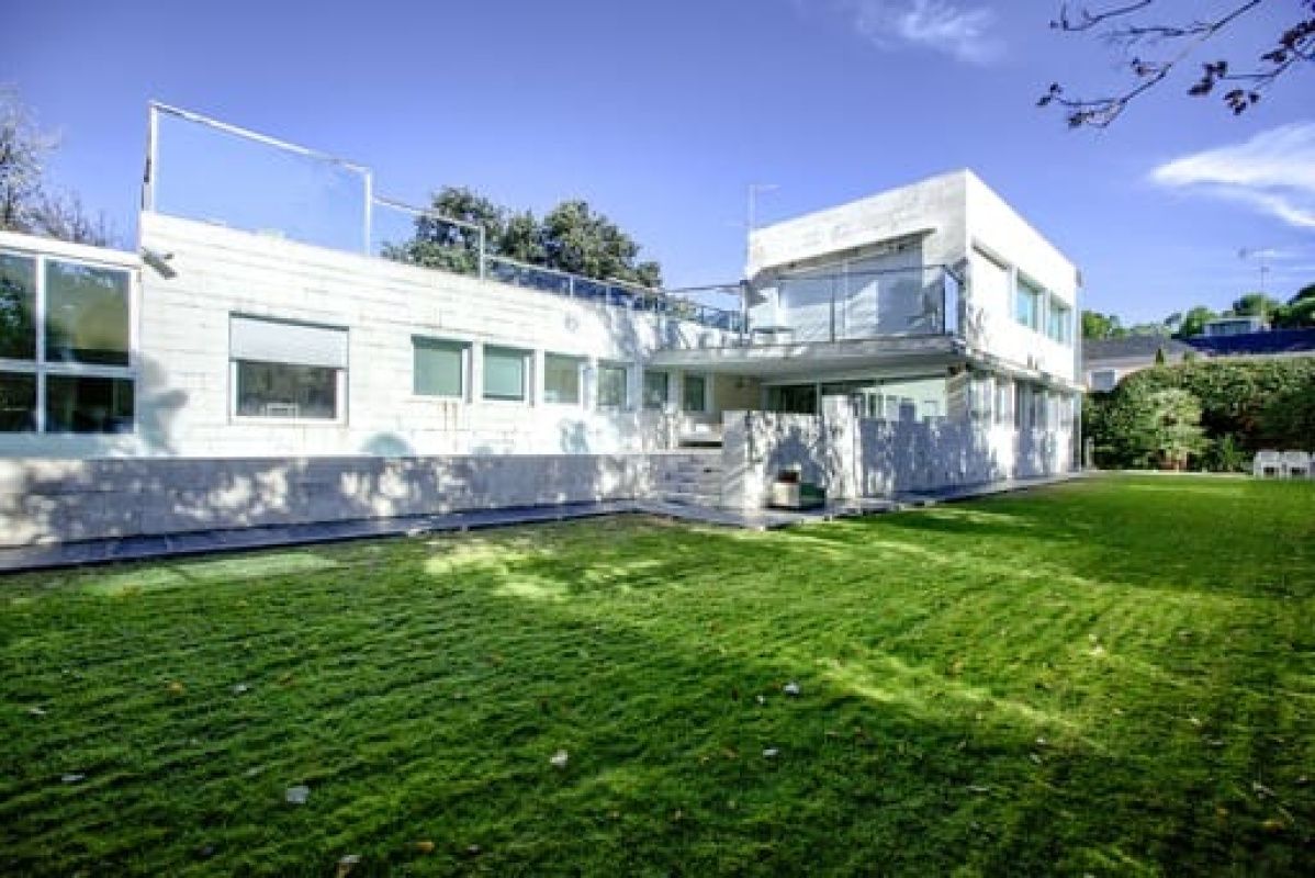 Шале в Мадриде, Испания, 1 300 м² - фото 2